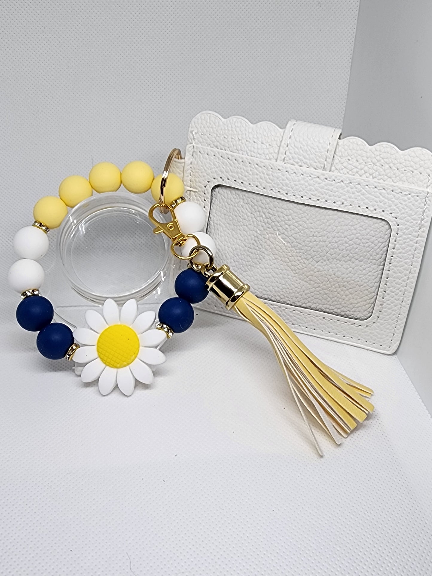 White Daisy Wristlet with Wallet